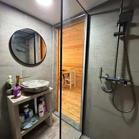 Chalet Osum Canyon Cerenisht